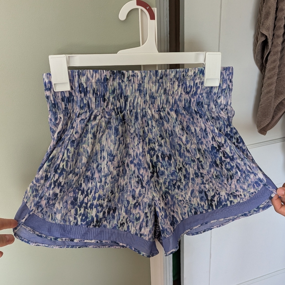 Athleta High-Rise Mesh Racer Run 3' Short - Small - Picture 8 of 9